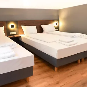https://hotel-apadana-frankfurt.hotelsheidelberg.net