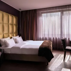 Roomers Frankfurt Central, Autograph Collection ***** Fráncfort del Meno