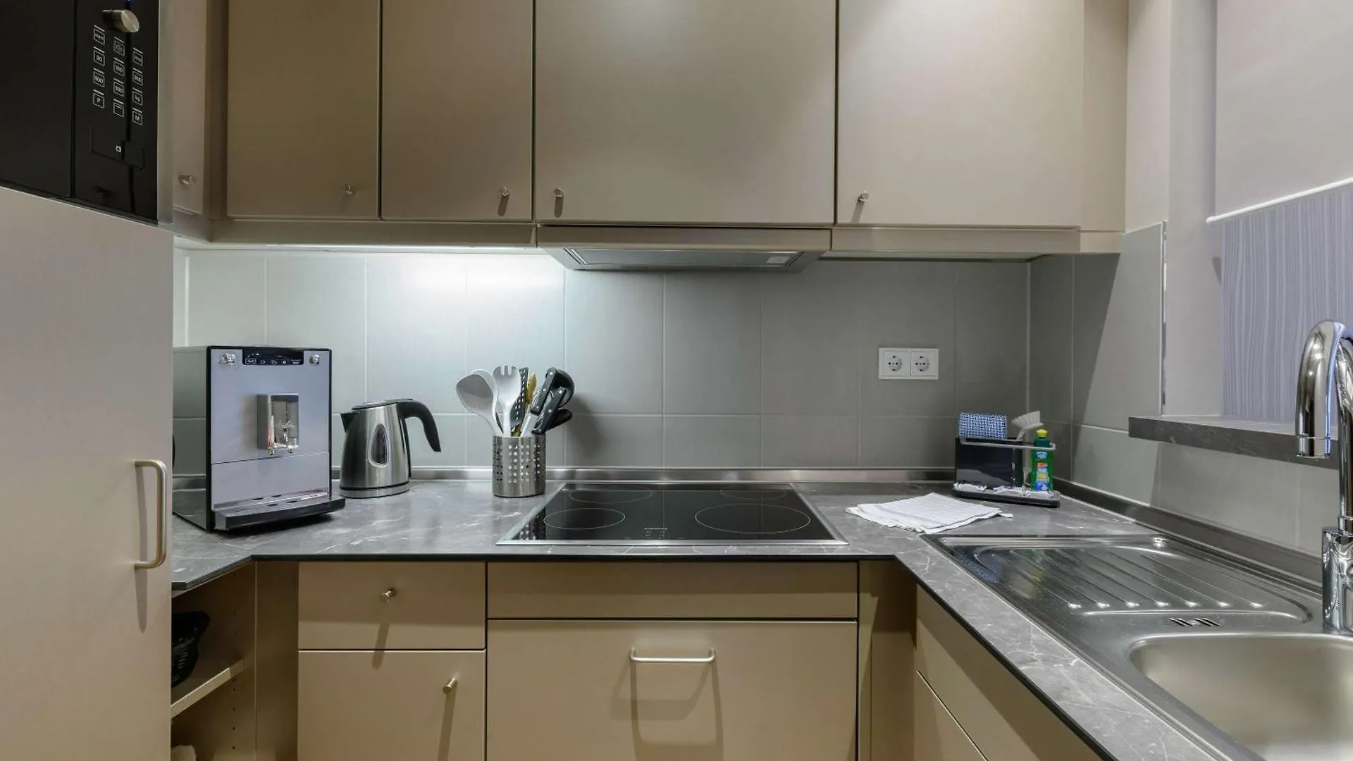 Aparthotel Adagio Frankfurt City Messe Frankfurt am Main 4*,